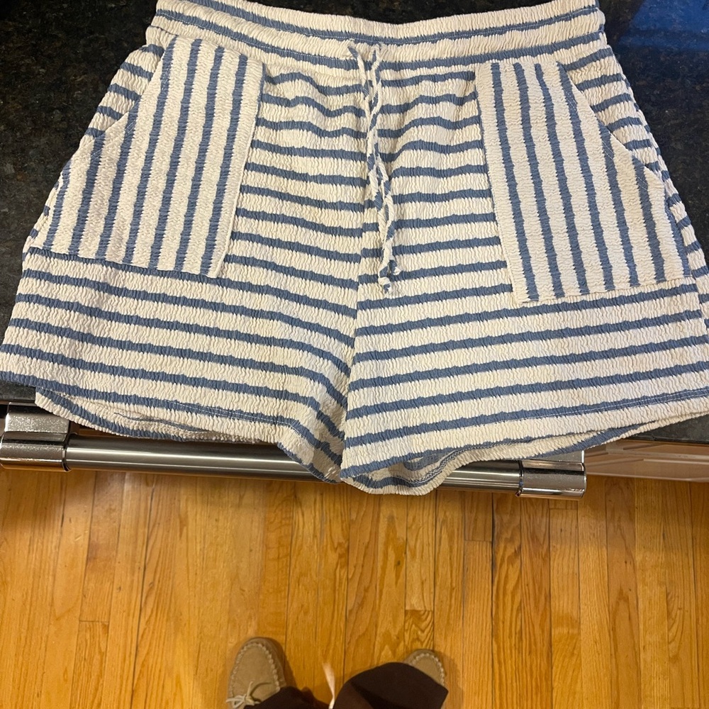 BUCKETLIST Navy and Cream High Waist Shorts